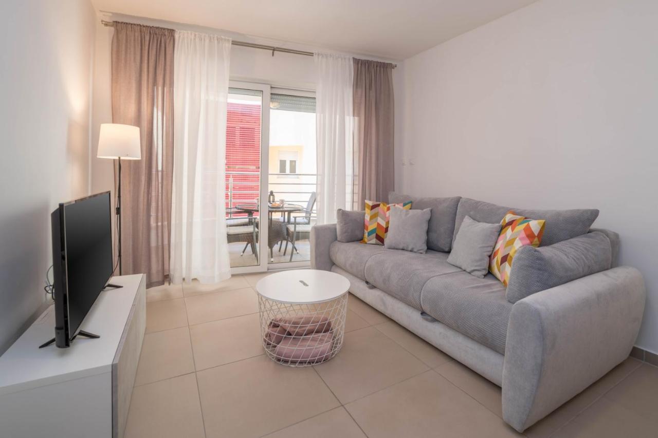 Apartman Ella Umago Esterno foto