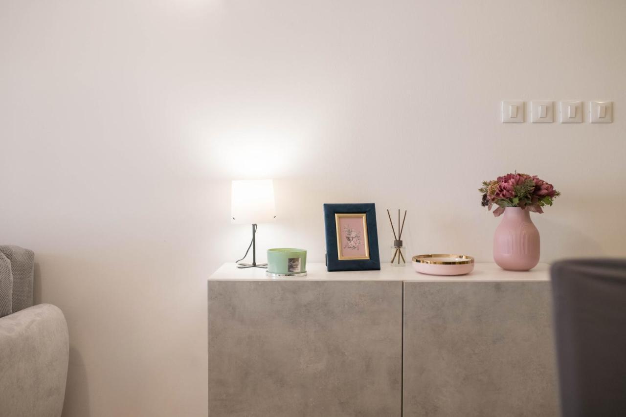 Apartman Ella Umago Esterno foto