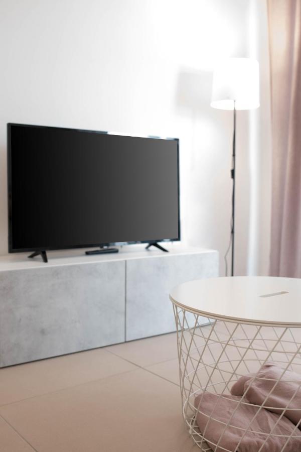 Apartman Ella Umago Esterno foto